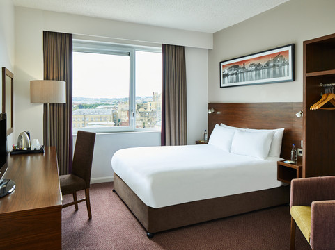 布拉德福德莱昂纳多酒店