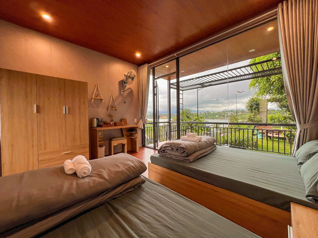 Kiss House Coffee and Glamping
