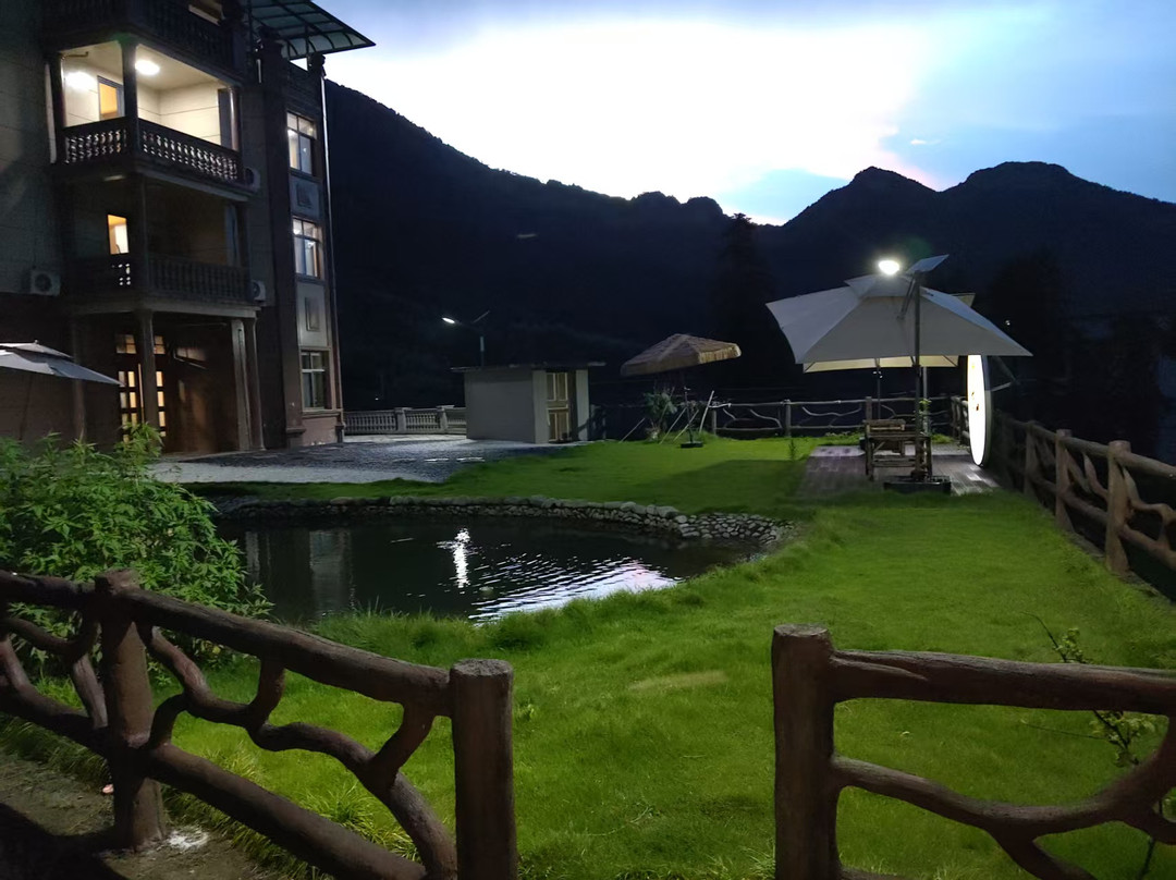 雪华民宿