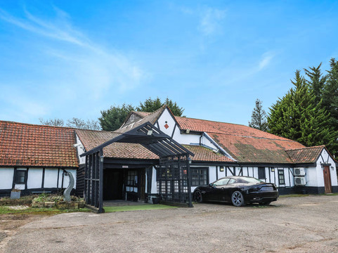 OYO Tudor Oaks Lodge Stevenage North
