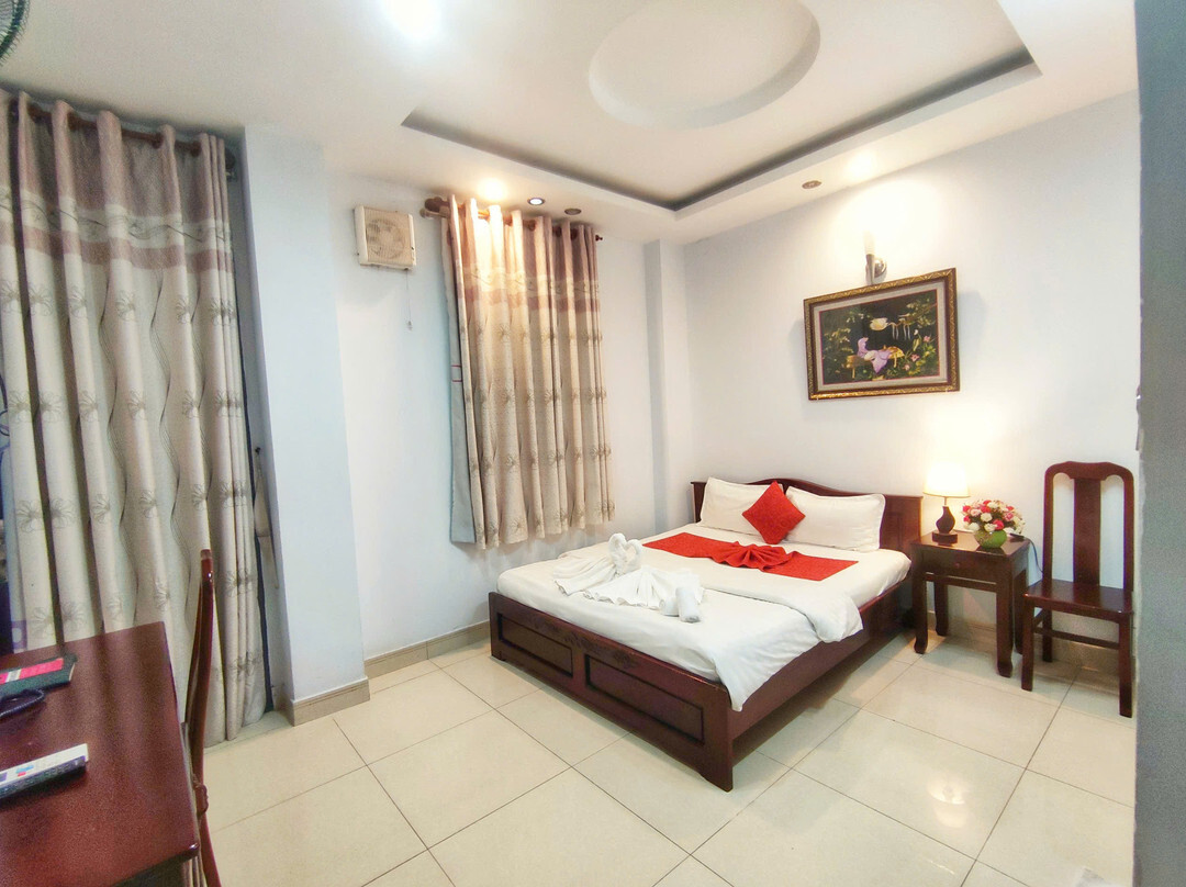 Xa Phuoc Khanh酒店住宿-OYO 130 Tuan Long Hotel