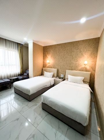 LUCKY 8 HOTEL