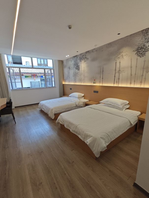 Qinghe Homestay (Enshi Tujia Girl's Town)