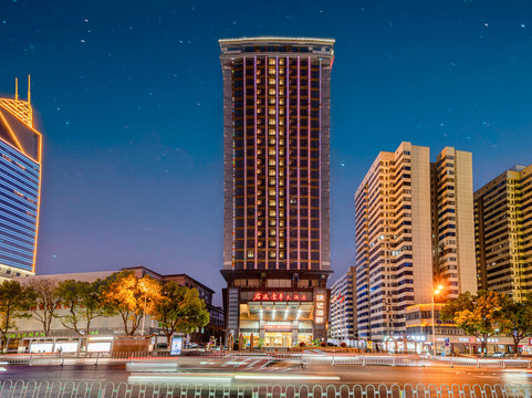 君逸康年大酒店主图