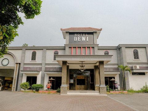 Hotel O Dewi酒店