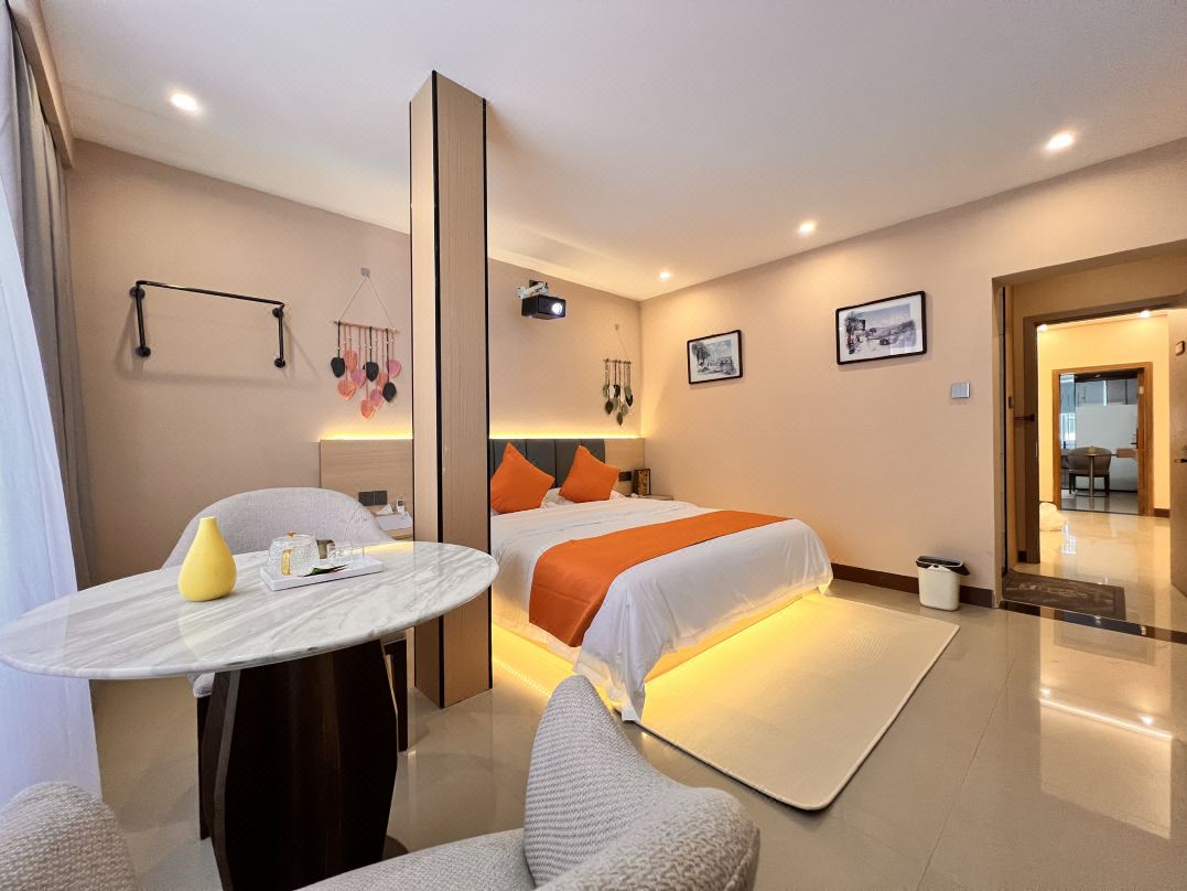 Far-away home boutique residential (Guilin high-speed Rail North station shop)