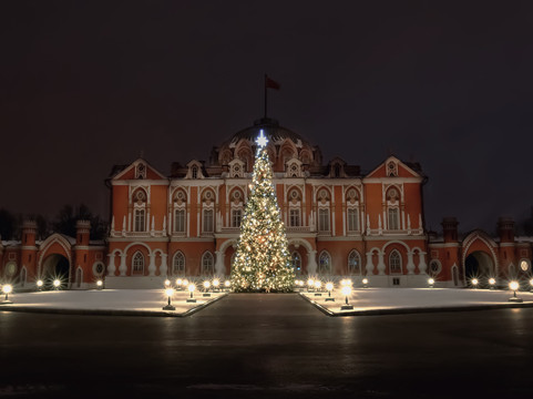 佩特罗夫宫殿酒店主图