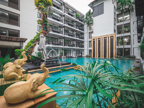 拉林金达温泉度假酒店主图