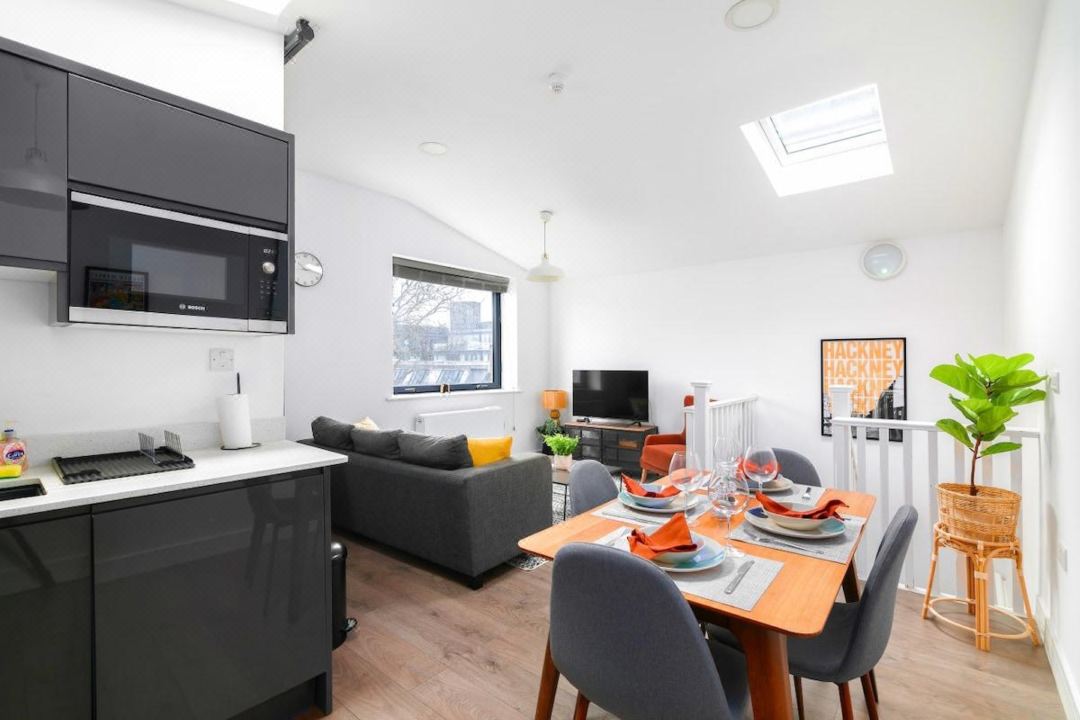Stylish London 3 Bedroom Triplex Apartment in Shoreditch Hoxton Sleeps 6