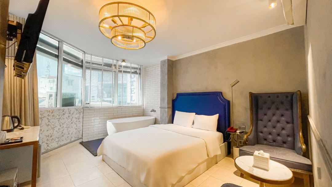 A In Hotel Del Luna
