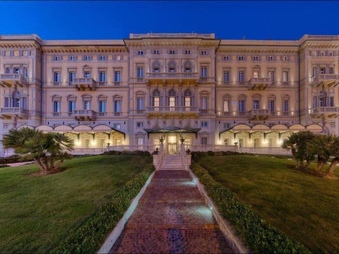 NH帕拉佐大酒店