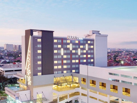 HARRIS Hotel & Conventions Bundaran Satelit Surabaya