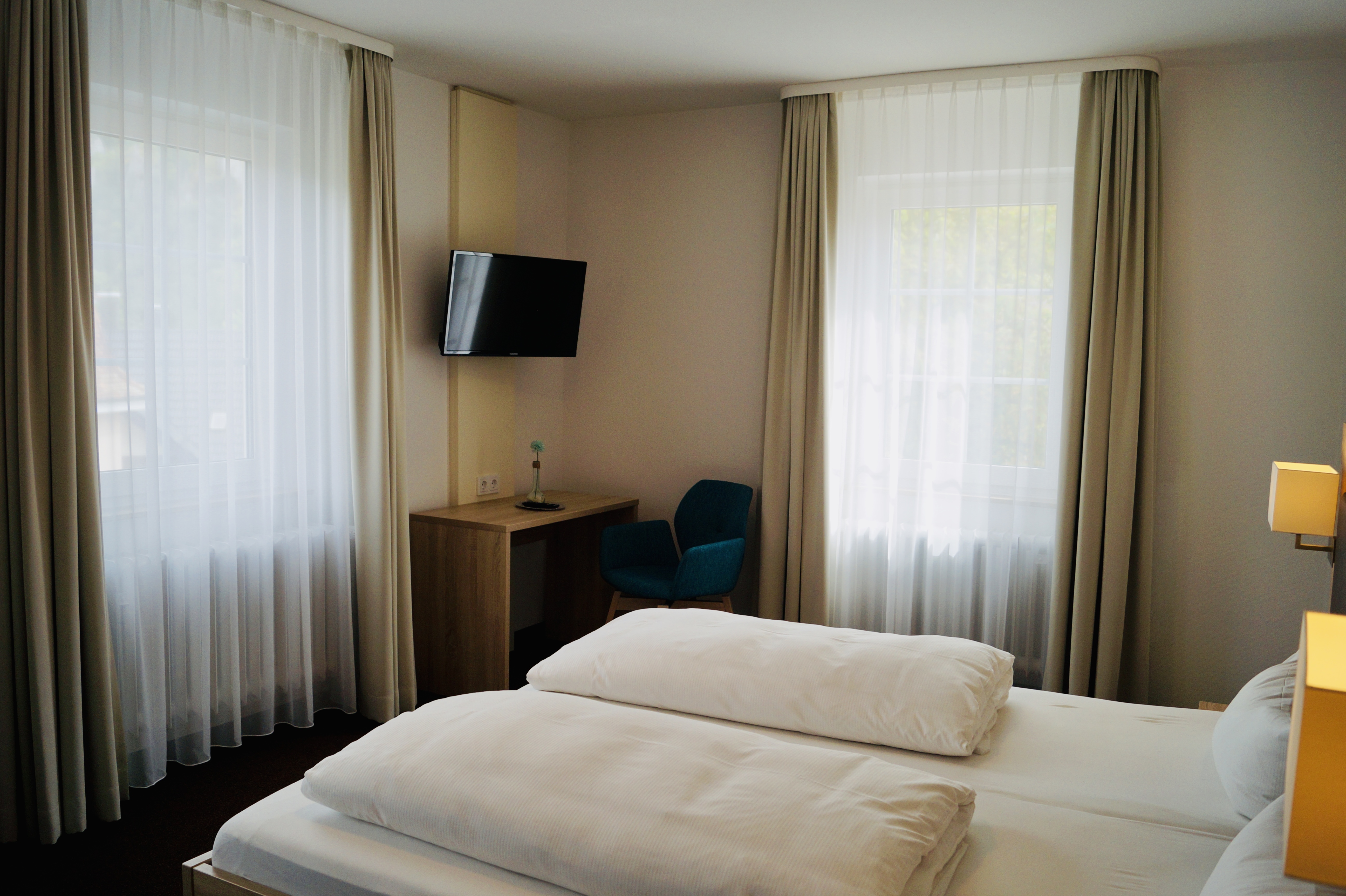 鹈鹕酒店和餐厅-官方