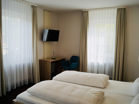 Buchheim酒店住宿-Hotel & Restaurant Pelikan