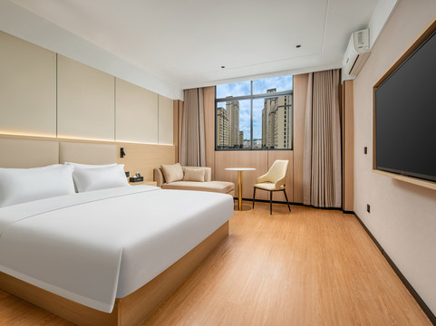 安易居酒店（罗田塔山湖店）