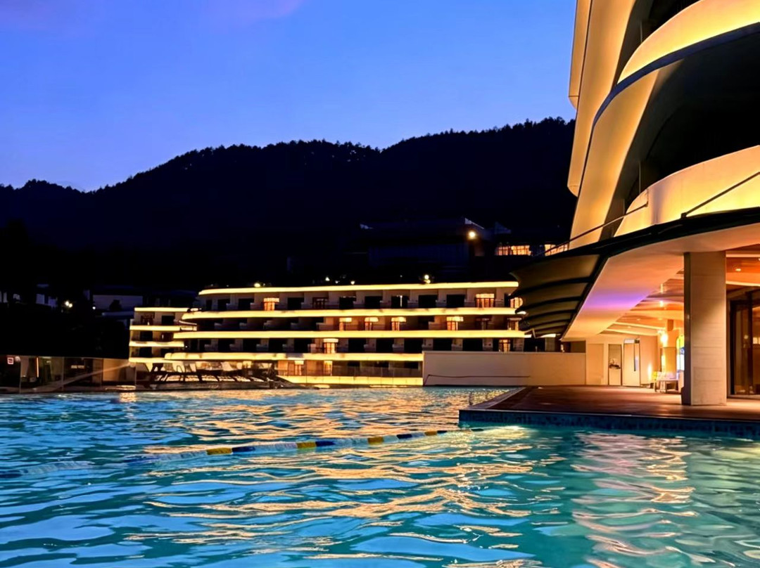 凤凰凤仙境温德姆至尊豪廷温泉酒店