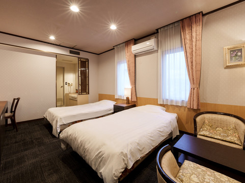 日田温泉龟山亭酒店