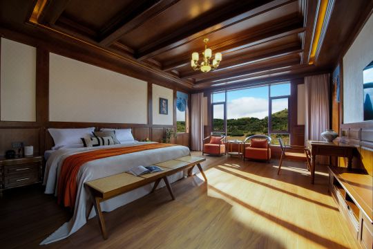 Xihe Retreat · Zangyi Hotel (Shangri-La Songzanling Temple Branch)