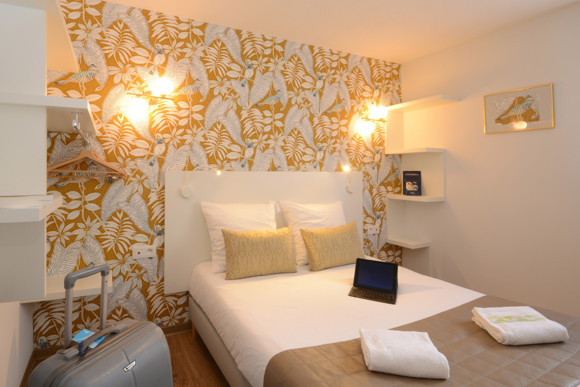 Contact Hotel Arc En Ciel Colmar-官方