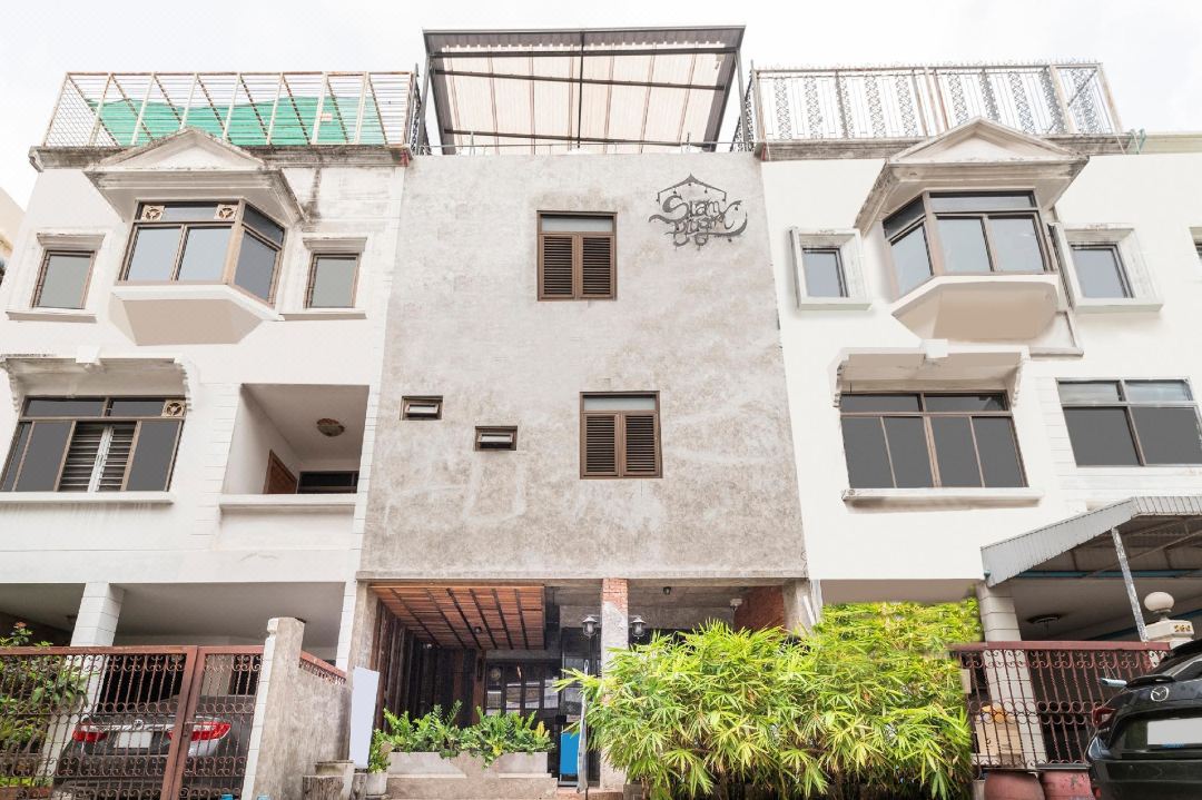 Siam Plug in Hostel