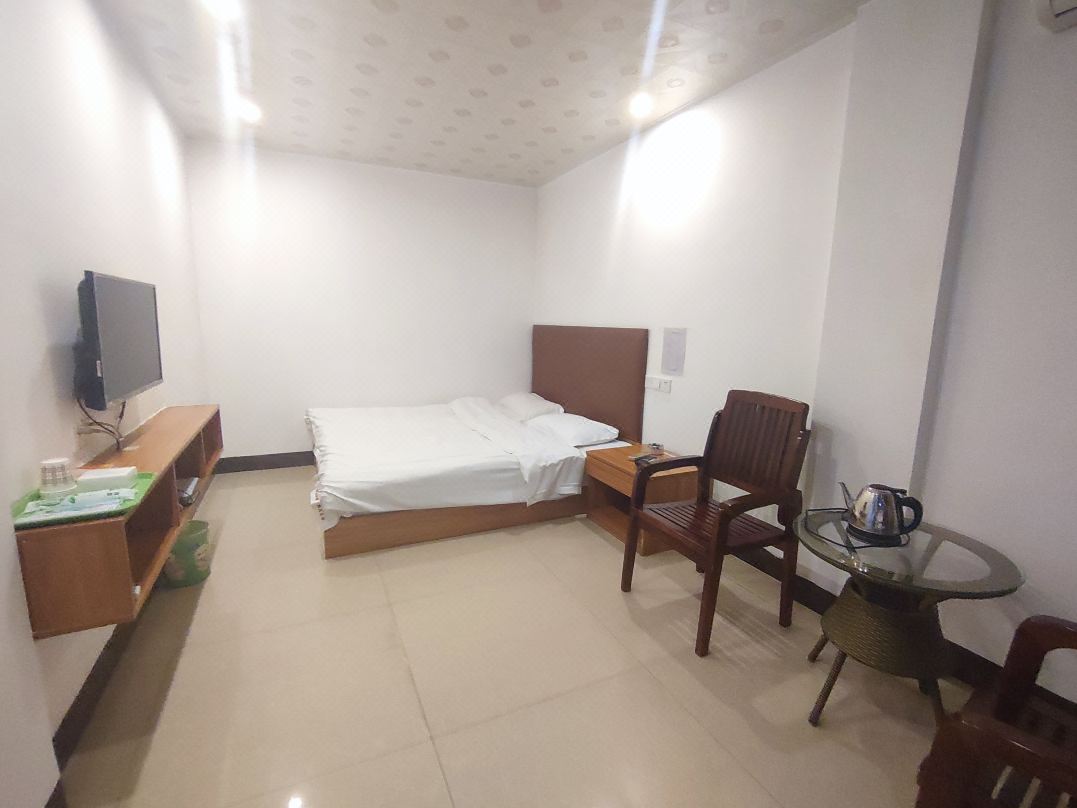 Yulin Zhicheng Inn (Hongjin Agricultural and Sideline Products Wholesale Market)