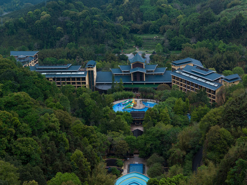 龙门地派温泉度假村