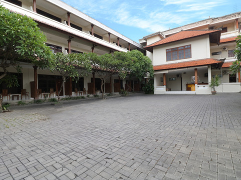 SPOT ON 2426 Hotel Aget Jaya Ii