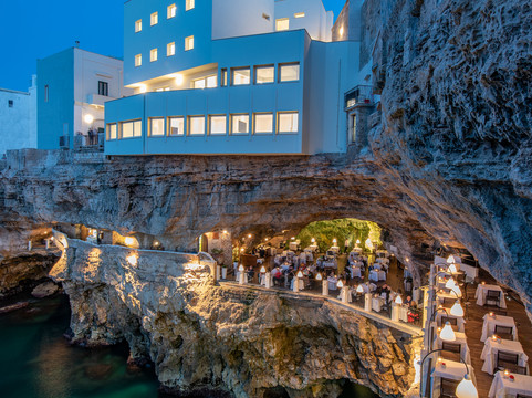 格罗塔帕拉奇赛酒店