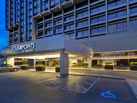 牛顿波士顿皇冠假日酒店