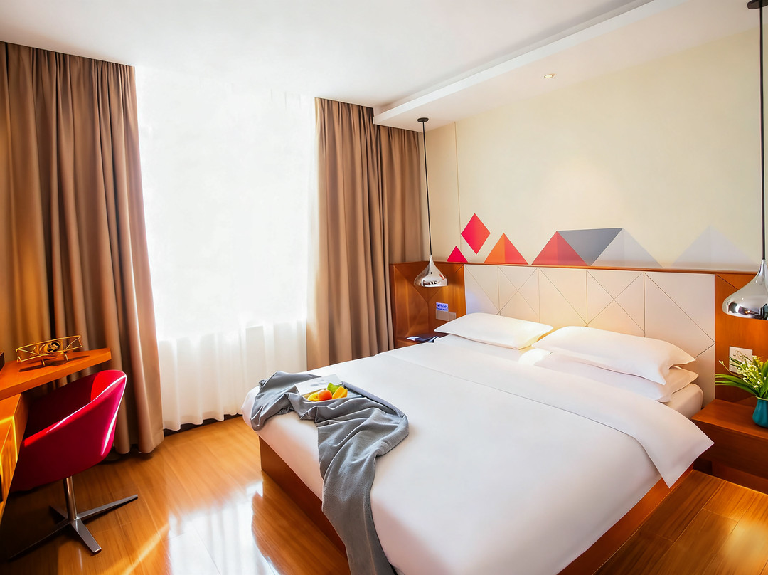 柏曼酒店(钟祥火车站莫愁湖石城大道店)