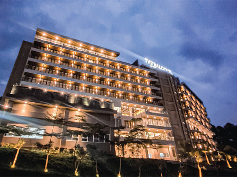 The Balcone Hotel & Resort Bukittinggi主图