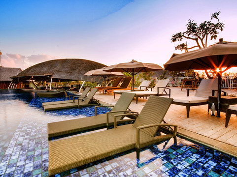 金巴兰海滩福克斯酒店