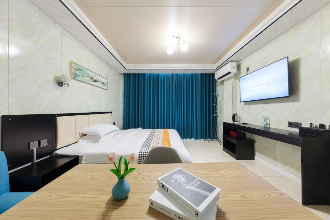 Qingfeng Hotel (Longhui No.9 Middle School)