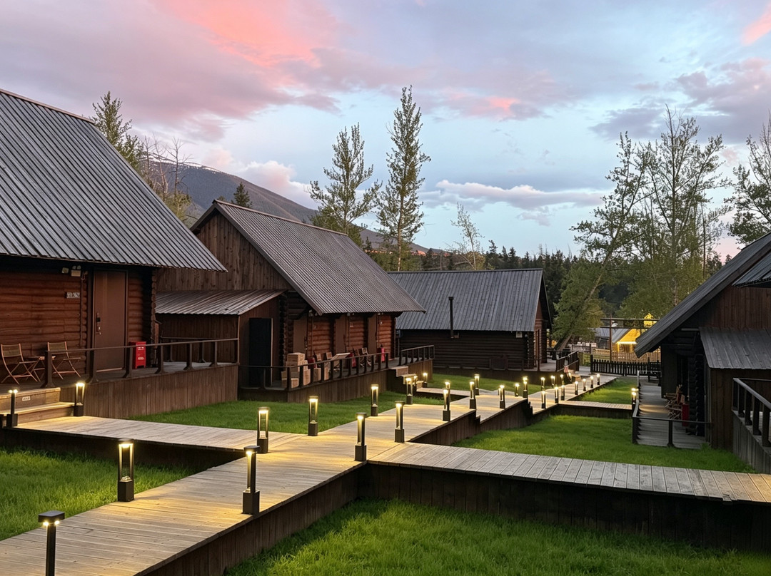 深山见•山野如许•自然美学花园庭院民宿（白哈巴老村店）