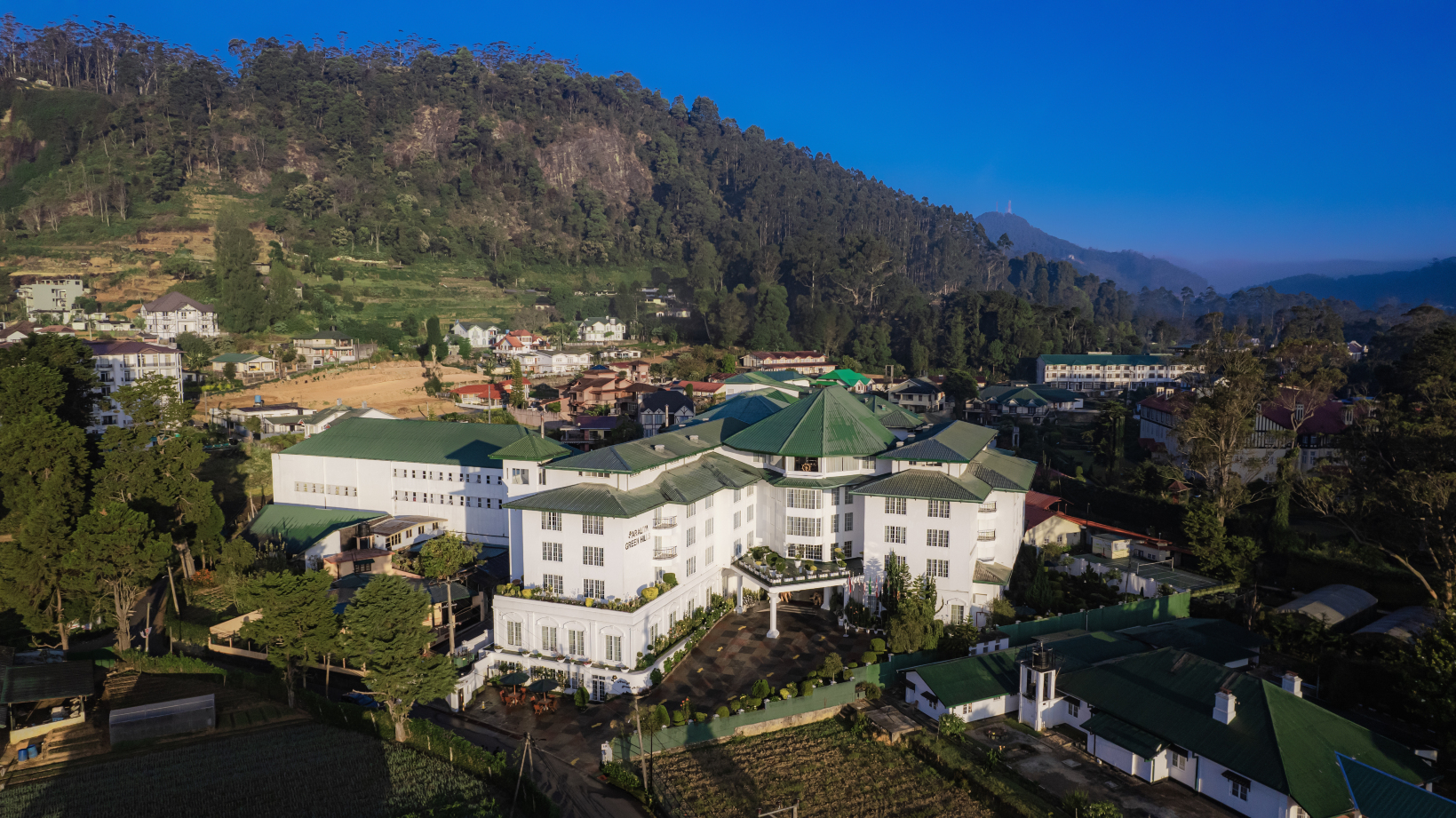 阿拉利亚绿野仙居酒店-官方