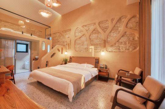 島尚珊瑚石庭院民宿(潿洲島貝殼沙灘店)