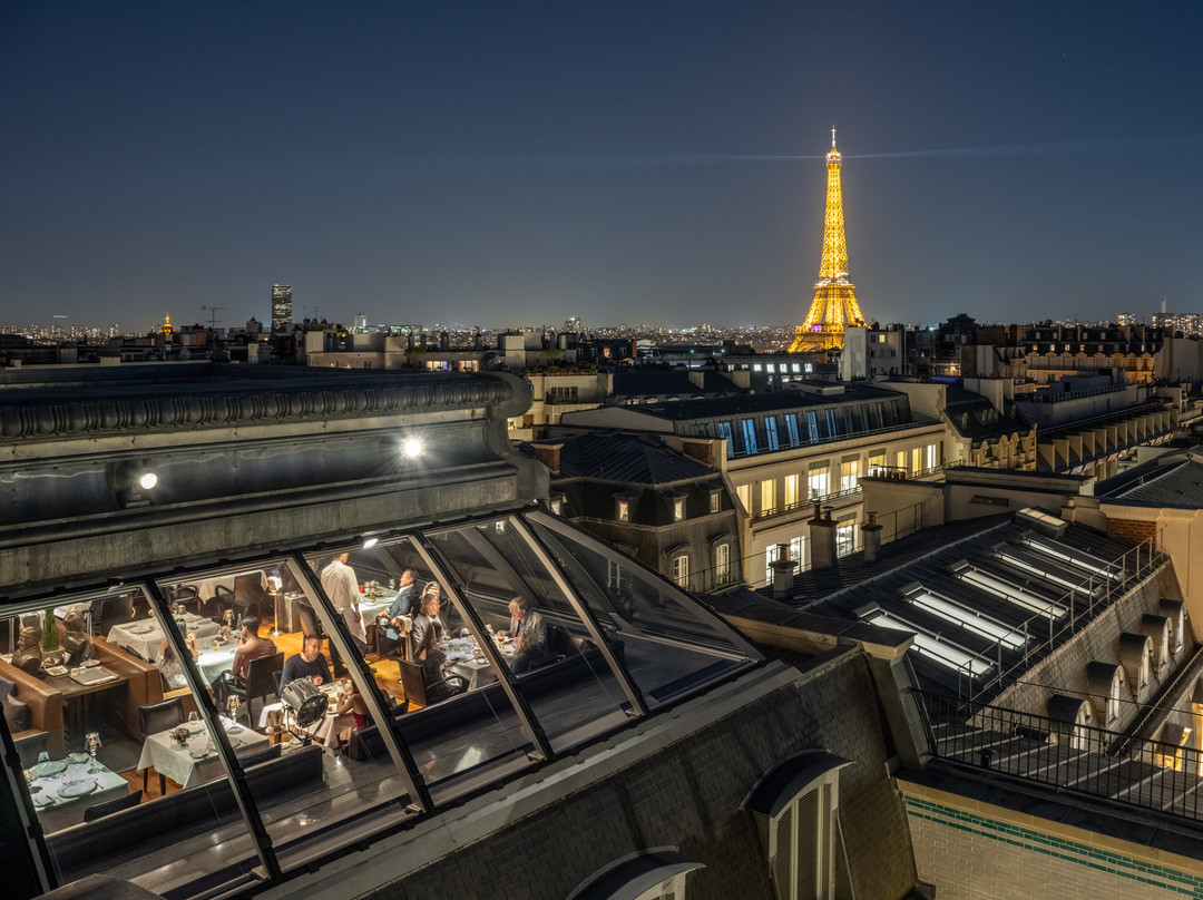 巴黎半岛酒店主图