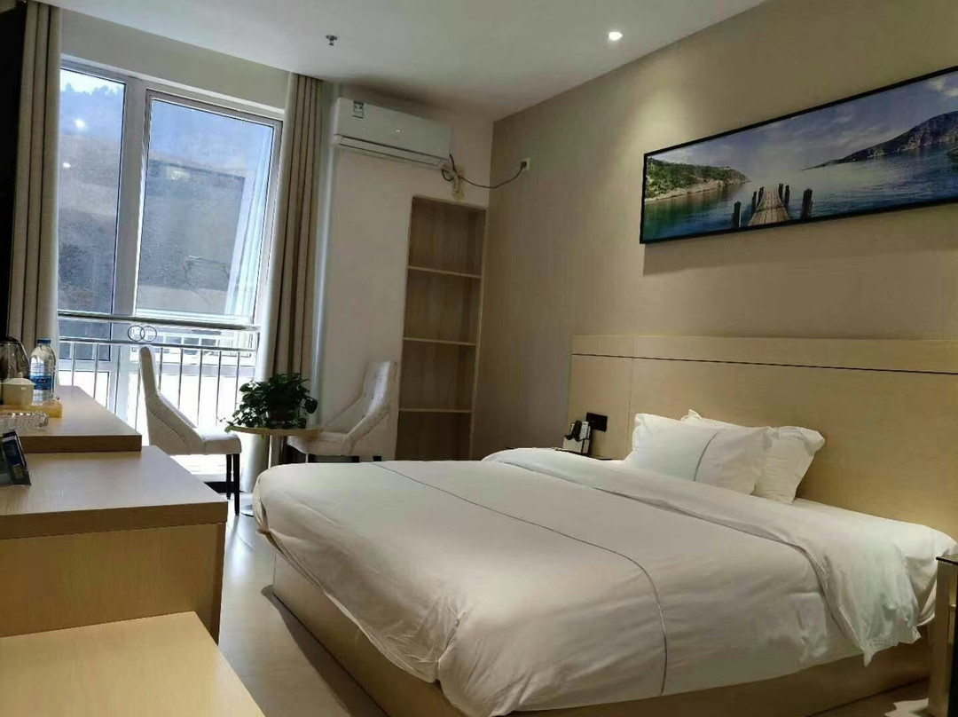 三都山景江畔美景酒店