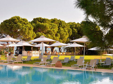 爱若特埃切利亚海滩酒店