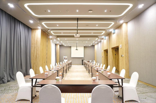 宜必思尚品茂物巴查查兰酒店