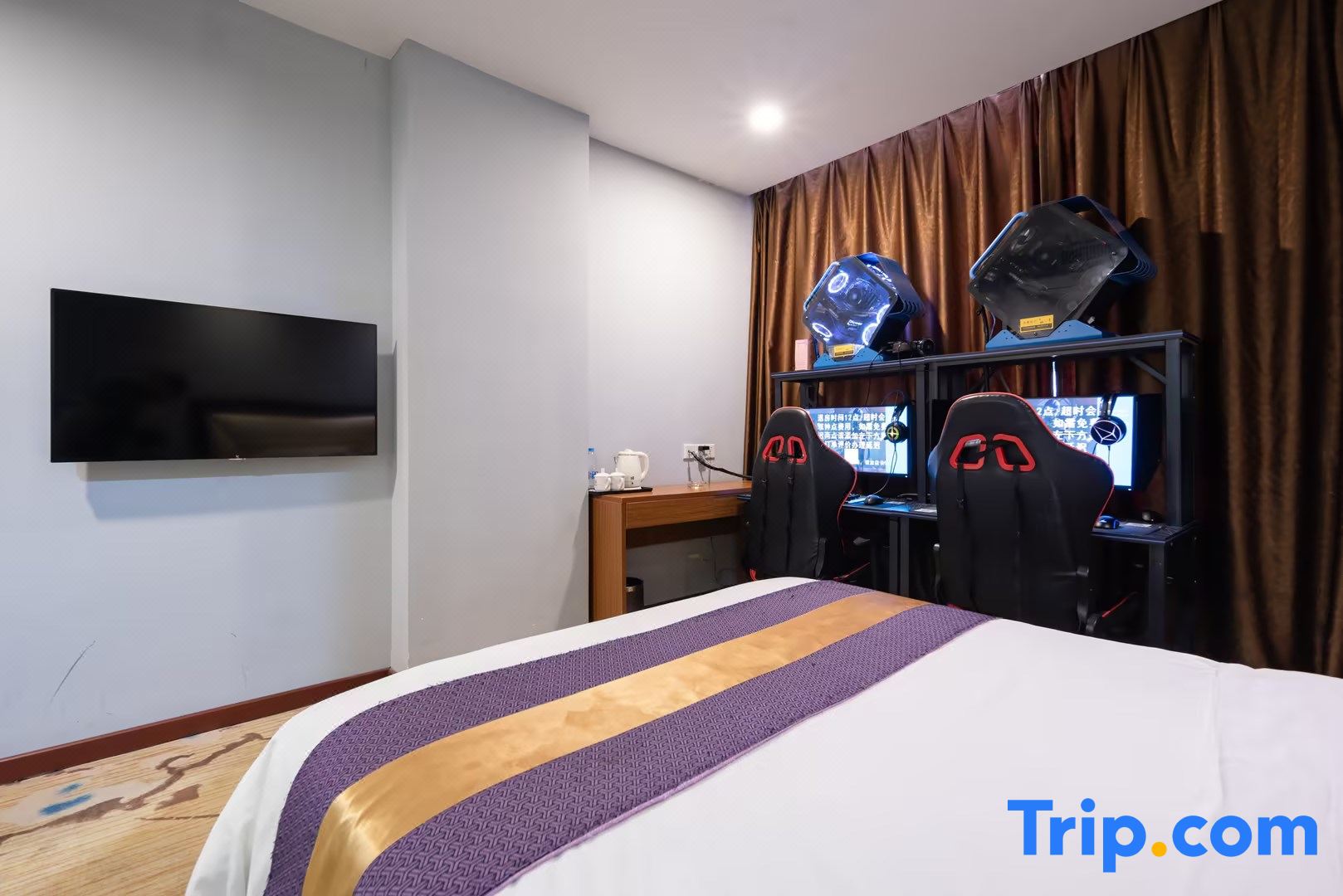 Nature E-sports Hotel (Xintangwei Metro Station)