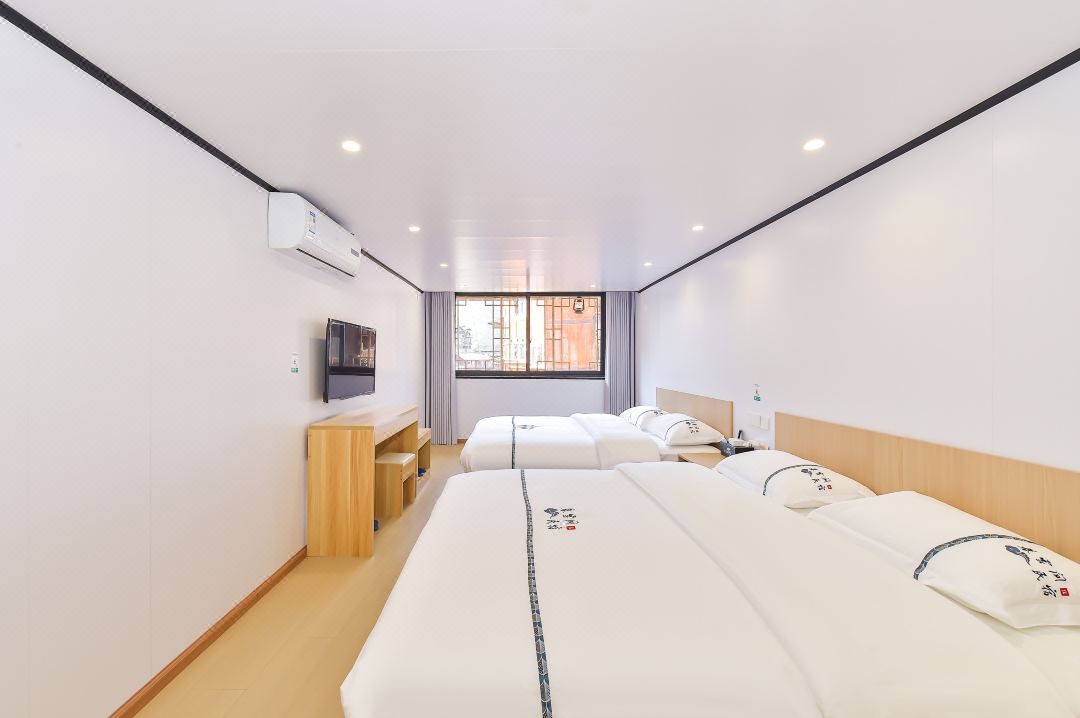 Xijiang Qianhu Miao Village Muyunjian Homestay