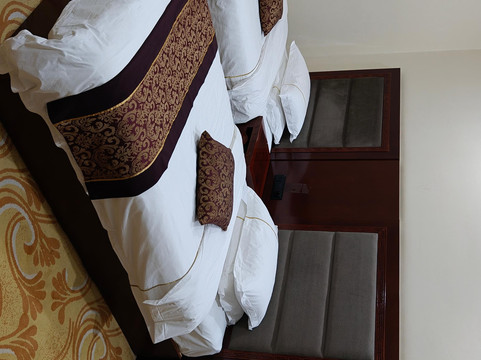 格尔木市酒店住宿-中山宾馆