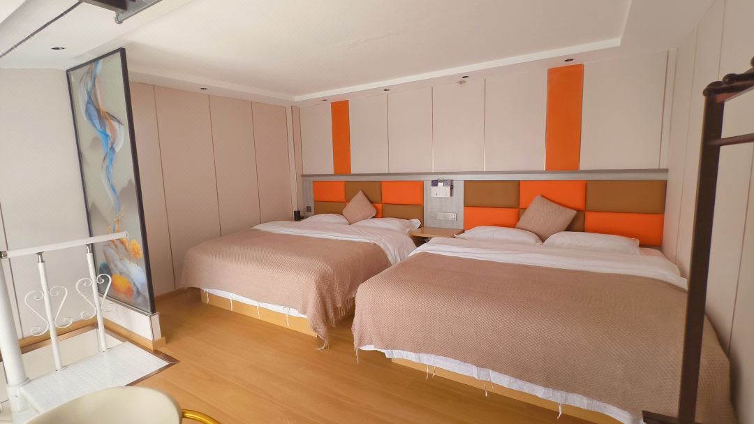 Ruoergai County 1688 Sunshine Hotel