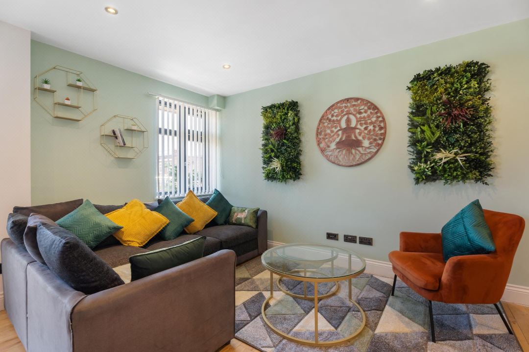 Modern Hoxton Apartment Located in Zone 1 London 2 Bedroom 2 Bathroom With Balcony Sleeps 6