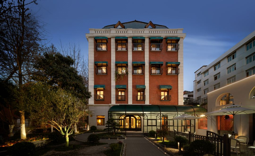 Lumia Hotel