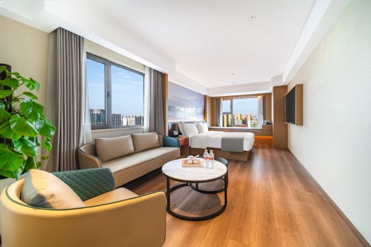 Runka Chengsu Hotel (Zhengzhou High-speed Railway East Station East Plaza Branch)