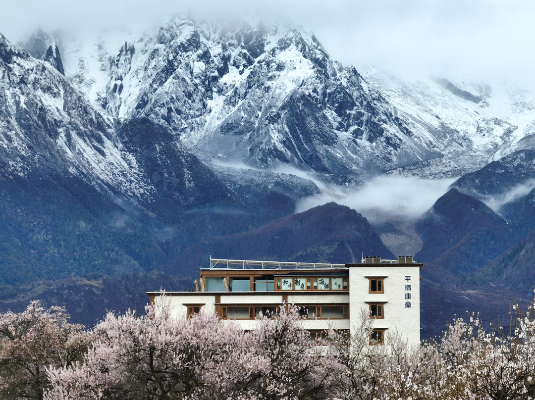平措康桑雪里桃花度假庄园（索松南迦巴瓦店）