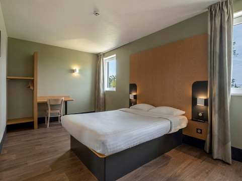 B&b Hotel Niort Marais Poitevin Est