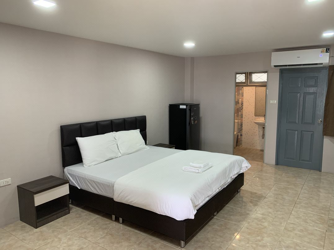 DJ RESIDENCY AND POOL PARTY